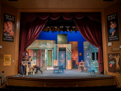 Wie funktioniert die zusammenarbeit zwischen freien theatergruppen und kommunalen spielstätten in der region?