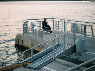 Wie finde ich barrierefreie fotospots an der ruhr für rollstuhlfreundliche portrait‑shootings?